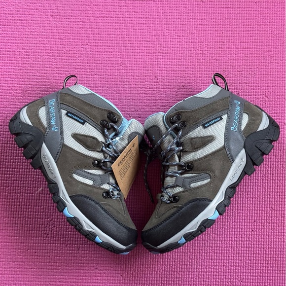 ๐ป BearPaw Gray Suede Hiking Boots - Wide ๐ป - Picture 3 of 16